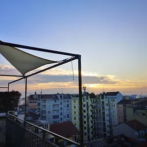  Apartament Skyline In Citta Studi A 1 Minuto Dal Metro Con Terrazzo Wi-fi E Netflix
